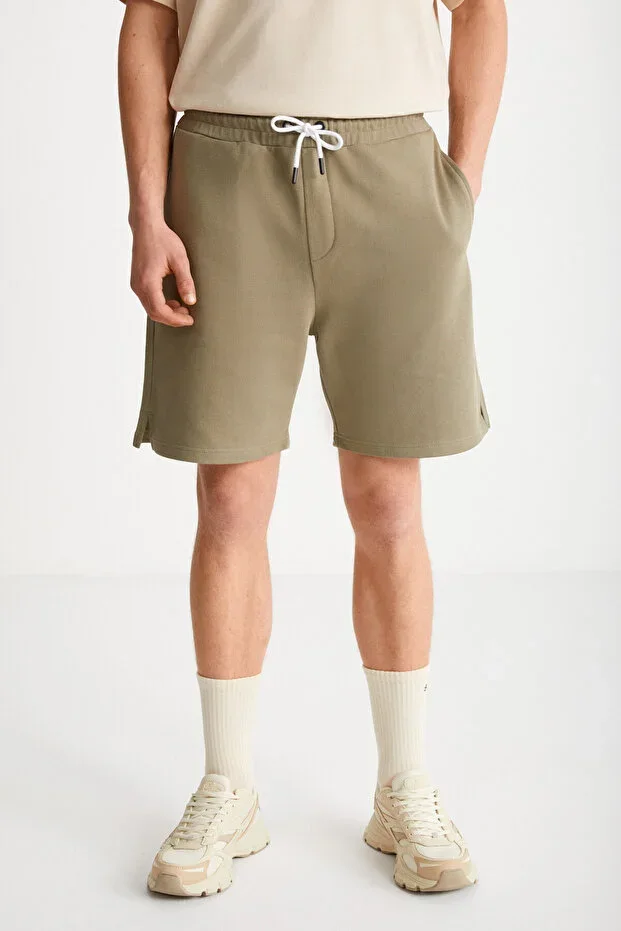 UNCERTAIN Men's Comfort Fit Khaki Shorts & Bermuda