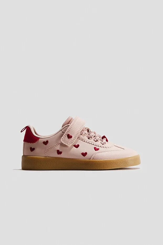 Sports Shoes
