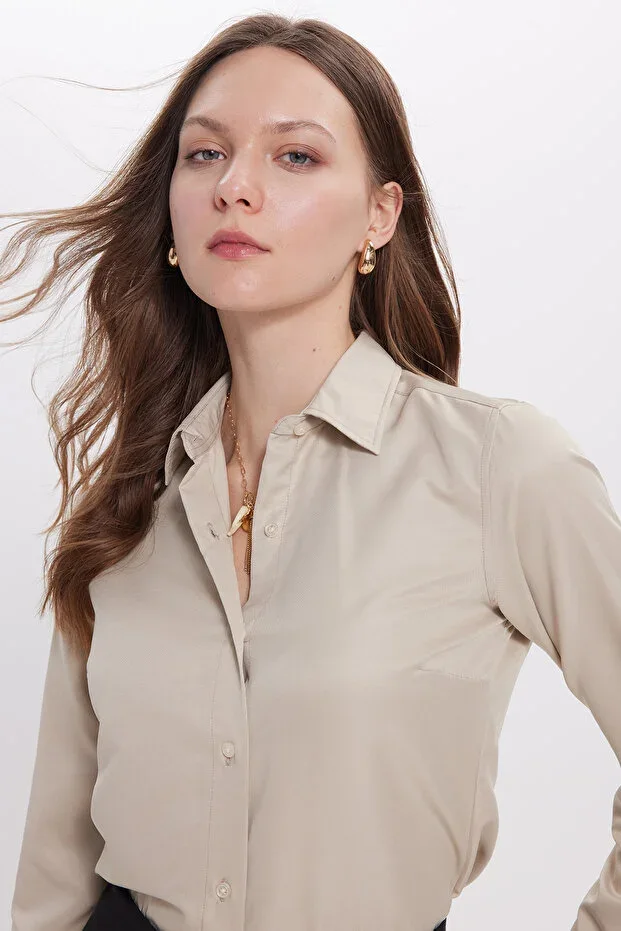 Tudors Women's Slim Fit V-Neck Body-Fitting Long-Sleeve Light Beige Basic Shirt