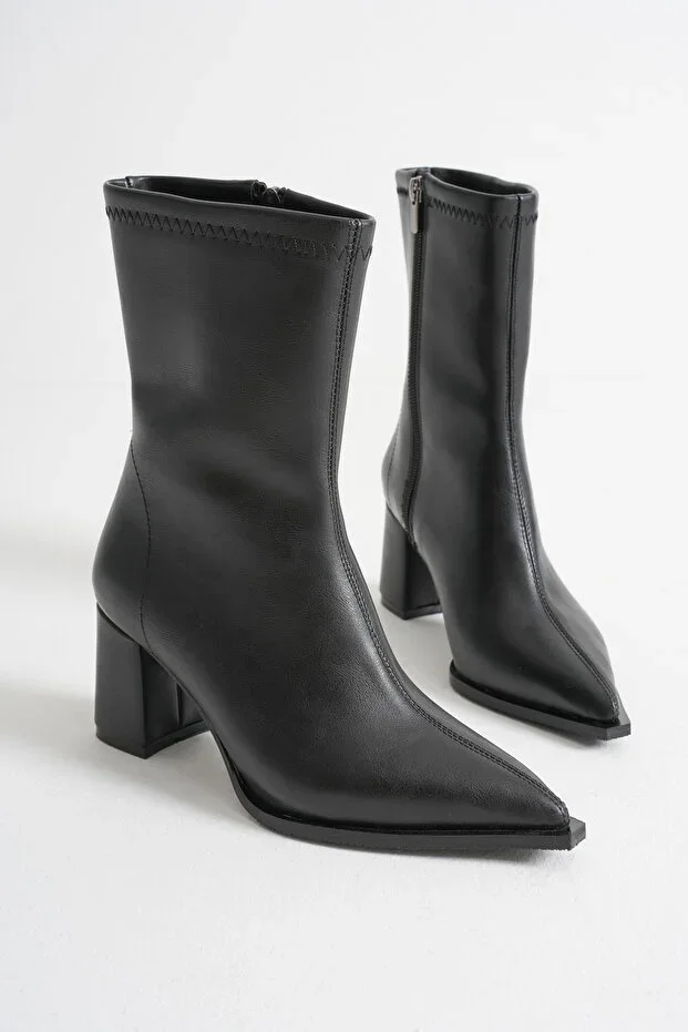 Women's Black Leather Heeled Boots Pointed Toe Side Zipper Chunky Heel