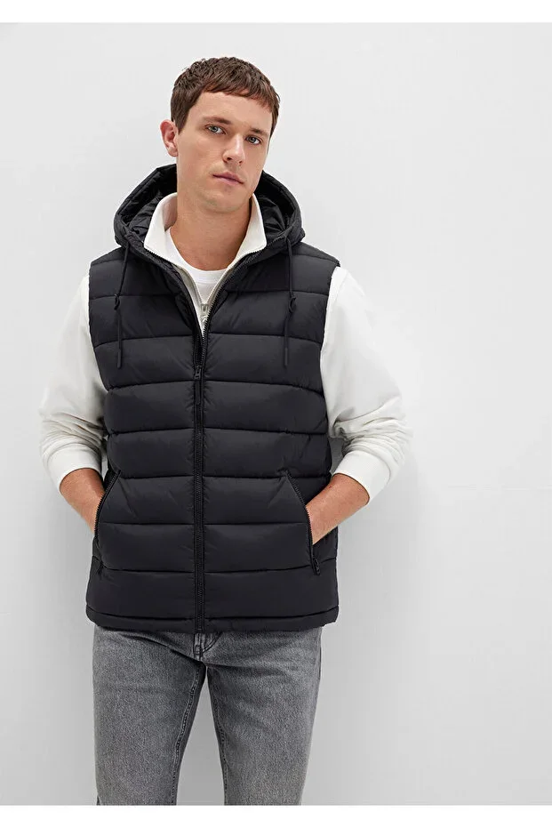 Hooded Black Padded Vest Regular Fit / Normal Cut 0110604-71379
