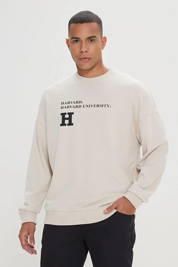 AC&Co / Altınyıldız Classics Harvard Licensed 3-Thread Cotton Oversize Fit Regular Cut Men's Light Beige Crew Neck Sweatshirt