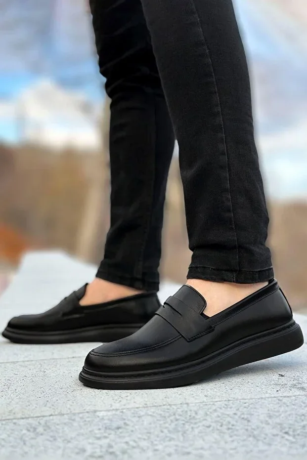 Black Trimmed Men's Classic Shoes