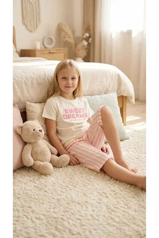 Girls' Short Sleeve 100% Cotton Capri Pajama Set Sweet Dreams