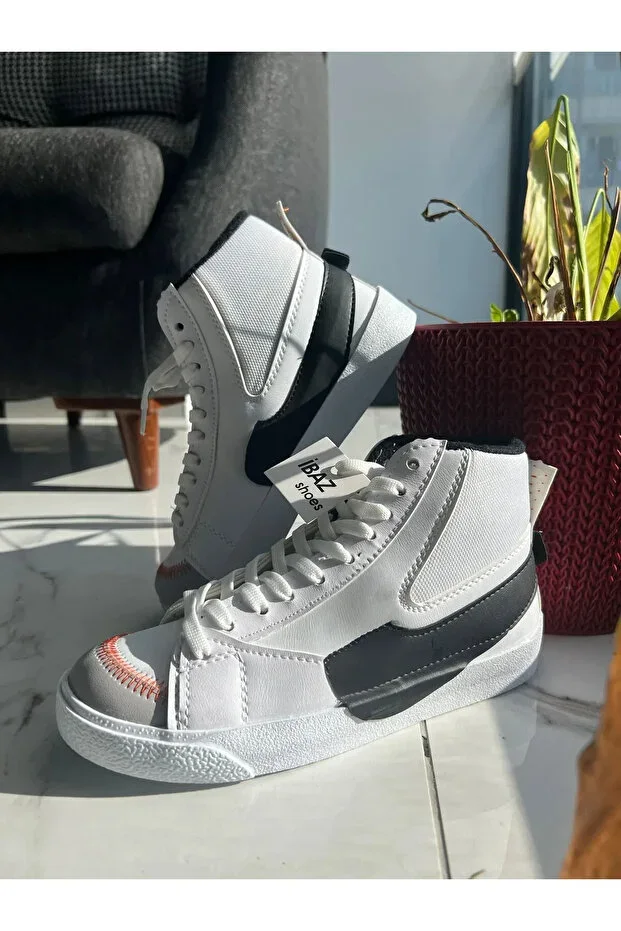 Blazer Jumbo White Black Cuffed Sports Shoe