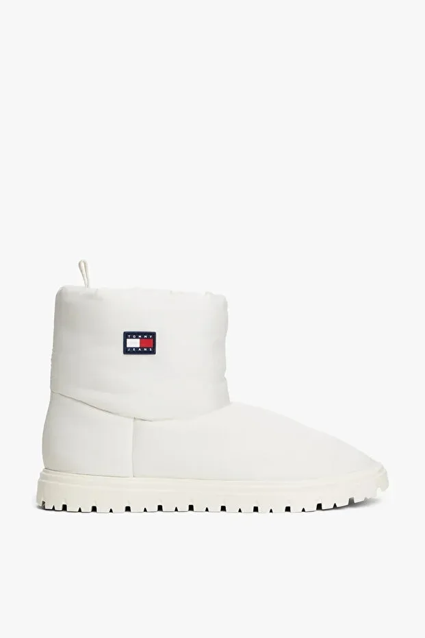Women's Water-Repellent, Warm-Lined Winter-Ready Black Boots & Booties with Brand Logo