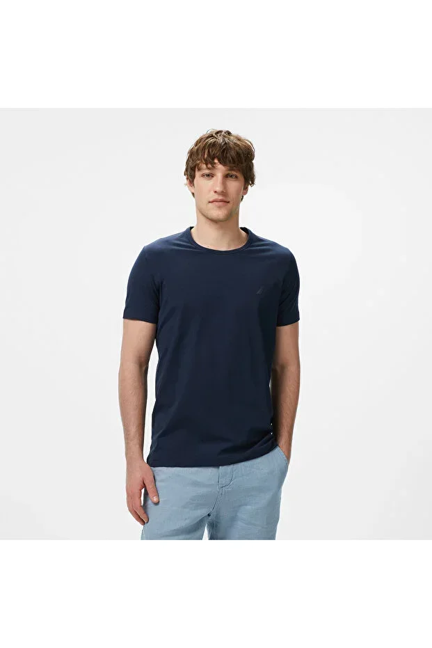 Nautica Men's Navy Regular Fit T-shirt