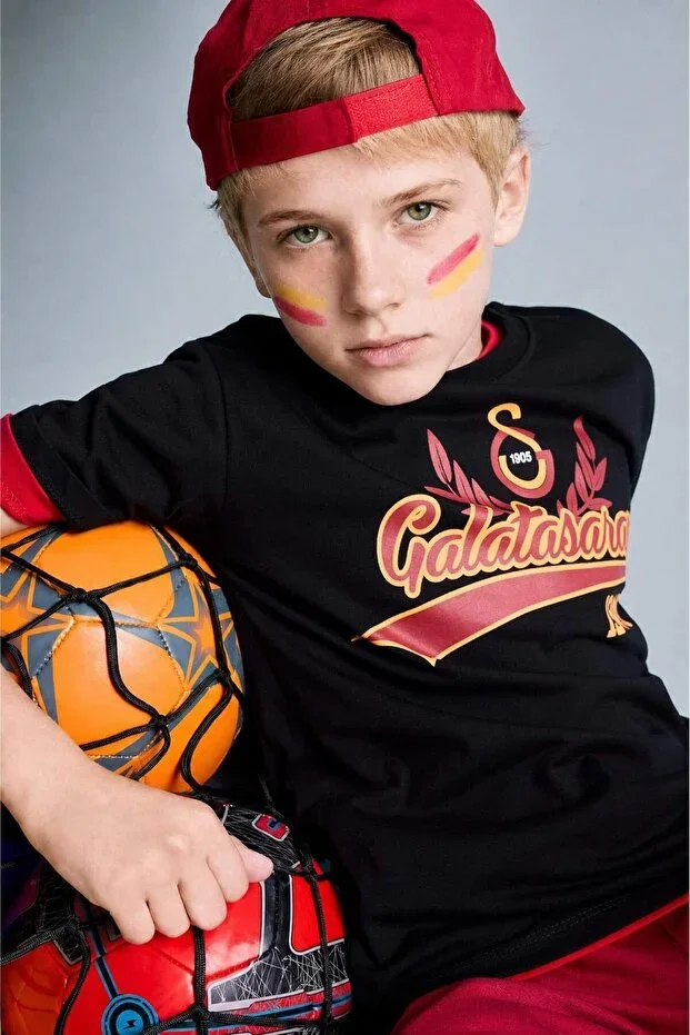 Galatasaray New Regular Fit Crew Neck Short Sleeve Black T-Shirt Boys H7790A826HS