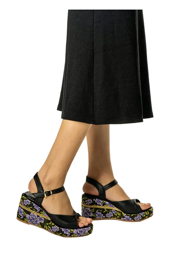 Black Design Ethnic Wedge Shoes
