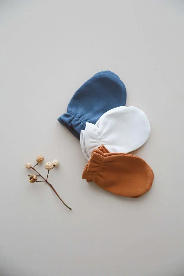3-Piece Indigo-Cream Cinnamon Color Newborn Glove Set Model 4