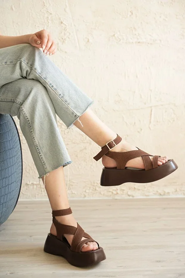 Women's Turam Thick-Soled Sandal - Coffee