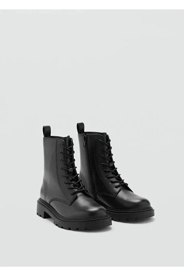 Lace-up leather boots