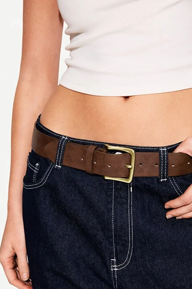 Silver-colored buckle belt