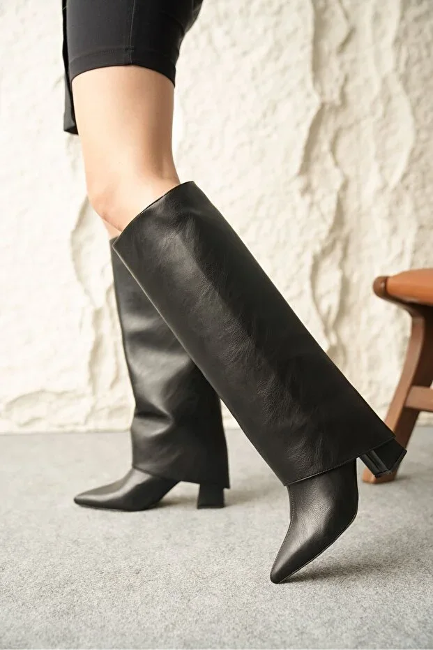 Women's Wanda Pull-On Boot - Black Leather