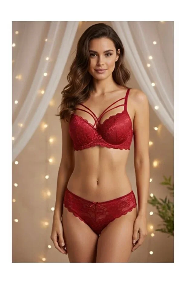 WOMEN'S CAMISOLE LACE AND PADDED LINGERIE BRA PANTY SET