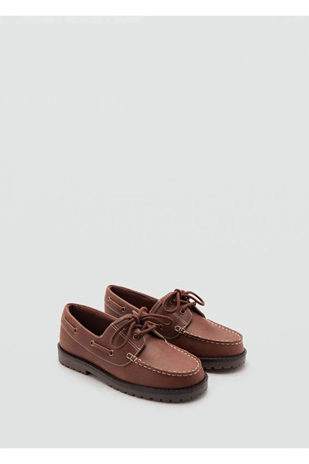 Leather boat shoes