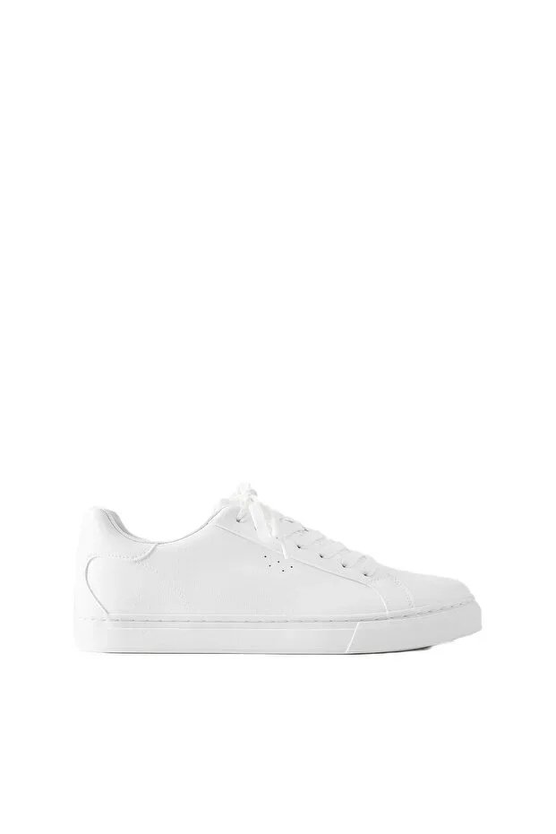 Casual sports shoes