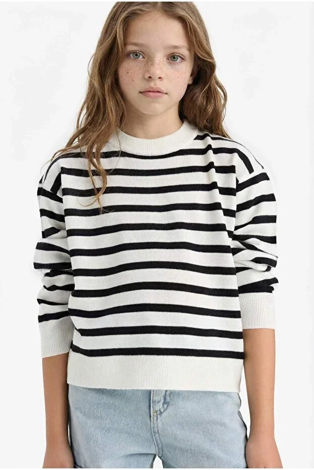 Standard Fit Crew Neck Striped Knit Sweater Girls C6903A824AU