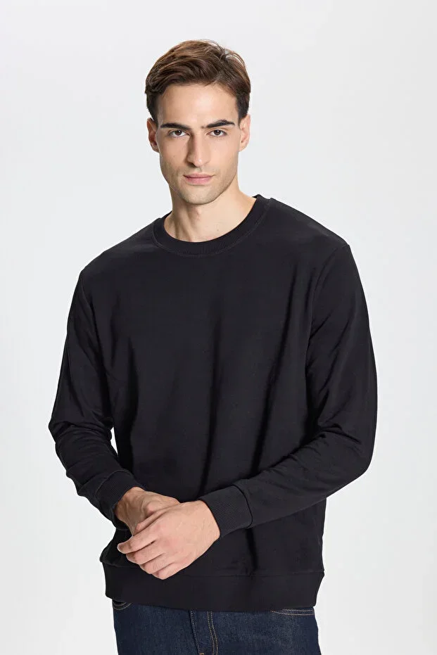 3-Thread Round Neck Men's Sweatshirt