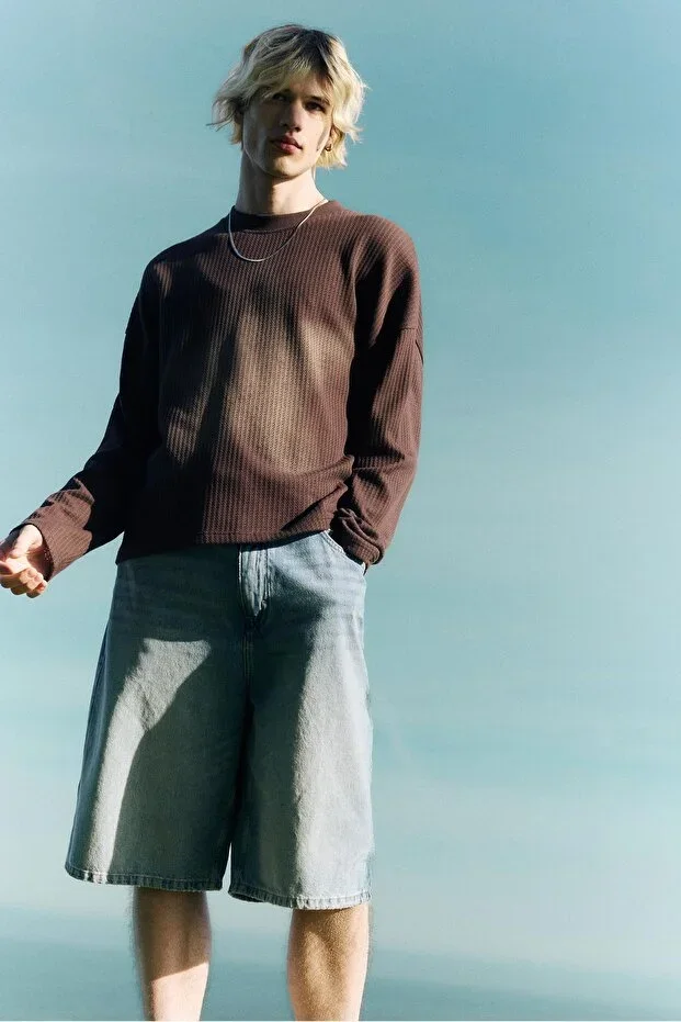 Long-sleeved star-patterned sweater