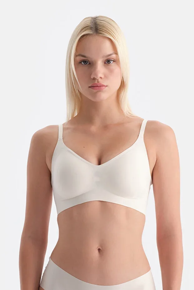 Ecru Sonya Non-Wired Seamless Bra