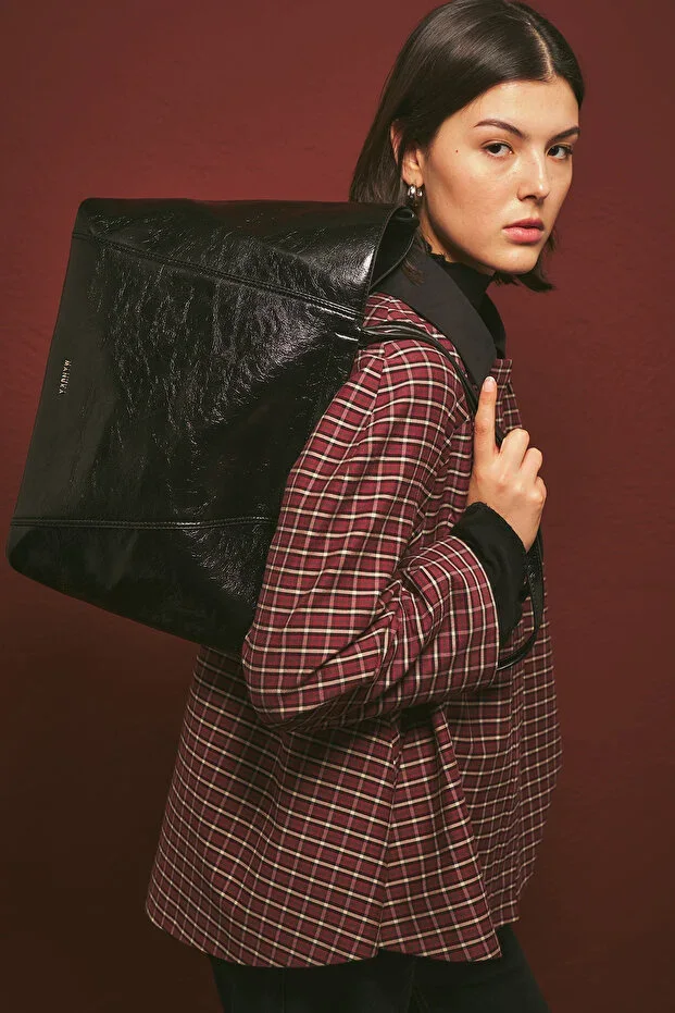 SQUARE TOTE BAG BLACK