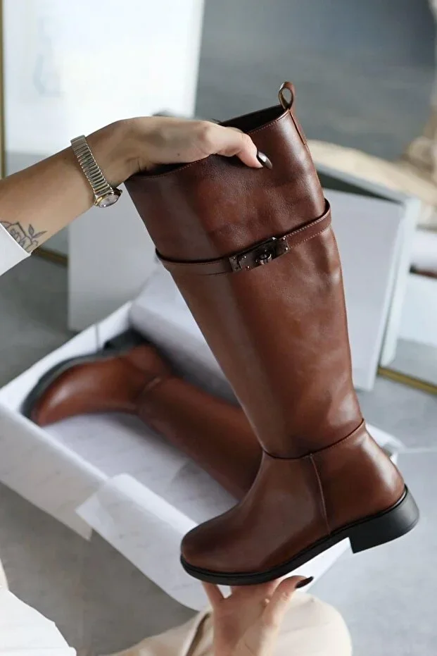 Kanako Heel with Sole Accessory Zipper Short Heel Women's Boot