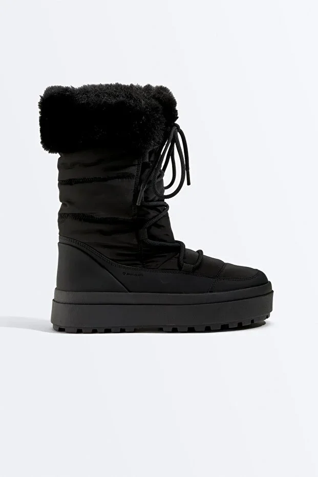 Lace-up, fur-lined snow boots