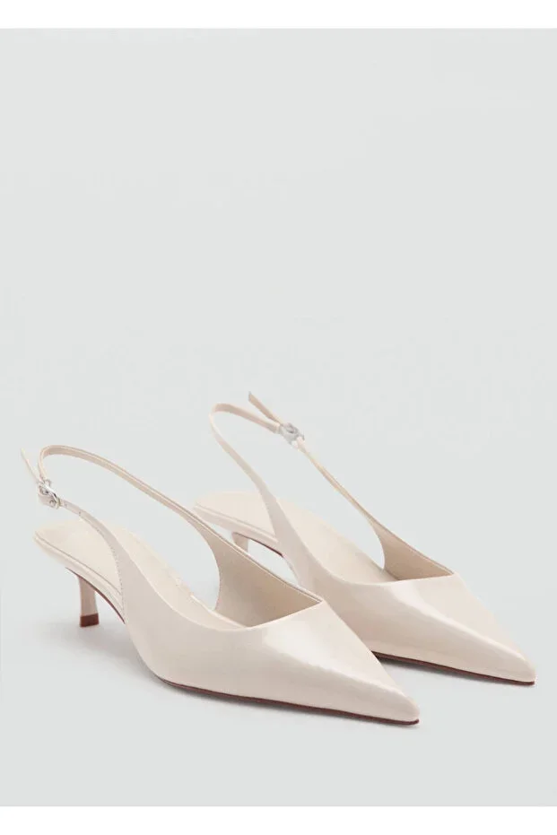 Kitten heel patent leather shoes