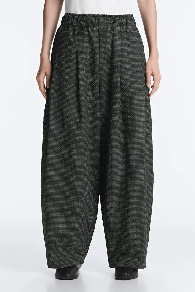 Oysho Plaid Water-Repellent Nylon Cargo Pants
