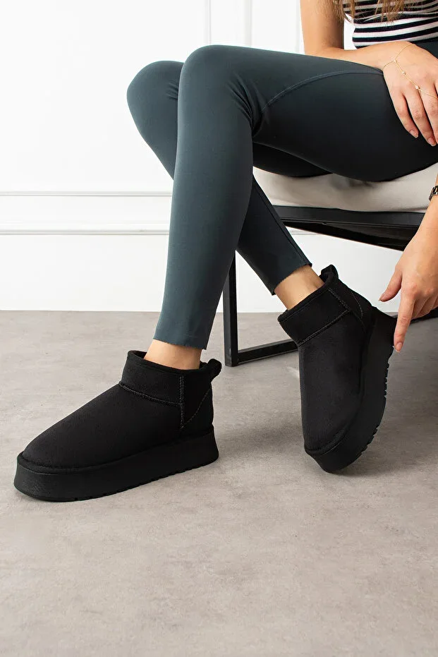 Black Women's Thick Sole Suede Fur Lined Stylish Casual Boots