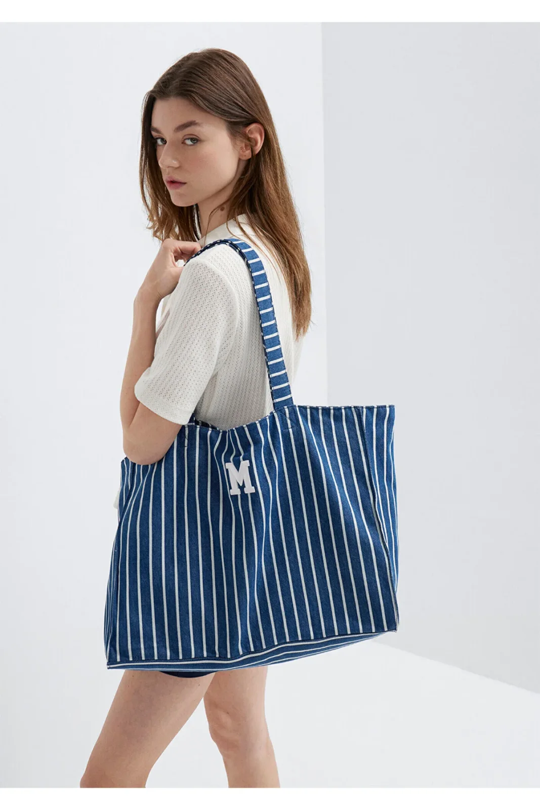M Logo Embroidered Denim Shoulder Bag 1913787-32177
