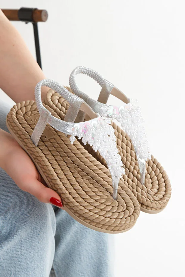 Straw Finger Between Hand-Knitted Cluster Vertical Stone Silver Daily Chic Women's Sandal