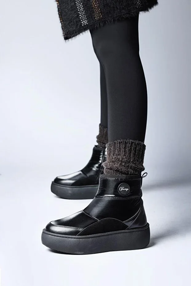 60129 Water Resistant Non-Slip Sole Black Women's Snow Boot