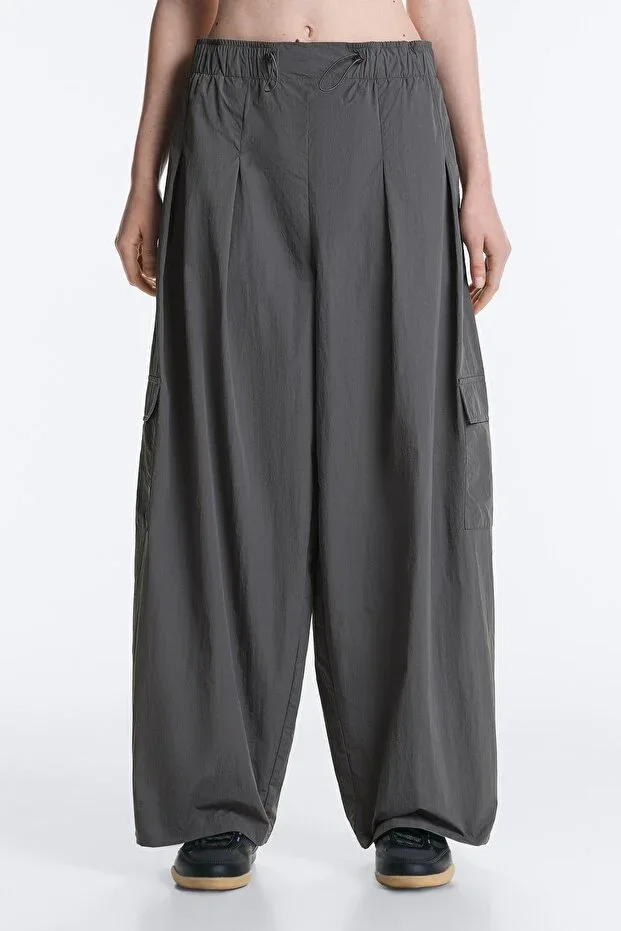 Oysho Water-repellent long nylon cargo pants