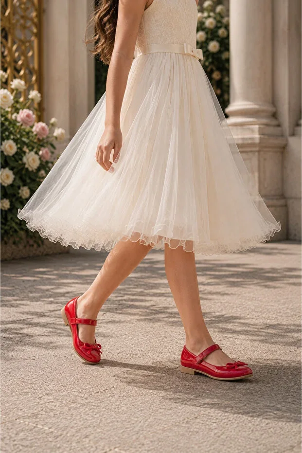 Stylish and Comfortable Girls' Patent Leather Bow Detail Ballet Flats