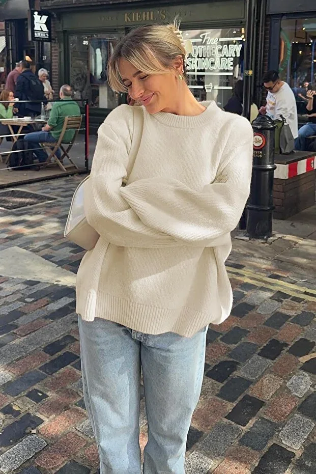 Ecru Round Neck Oversize Knit Sweater MG1972