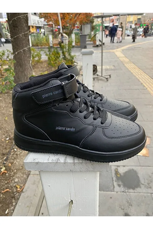 BASKETBALL SHOES