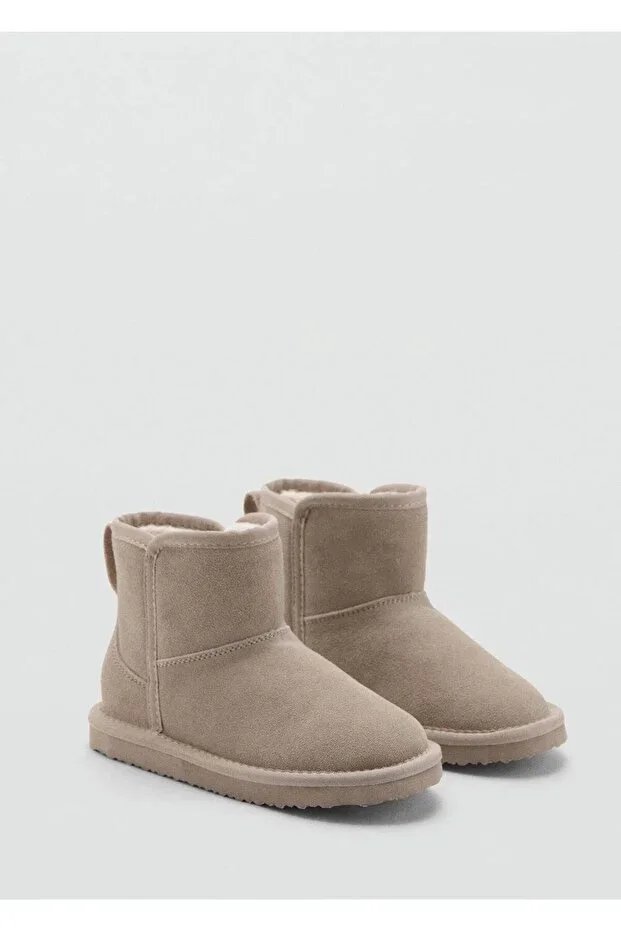 Ankle boots with fur lining