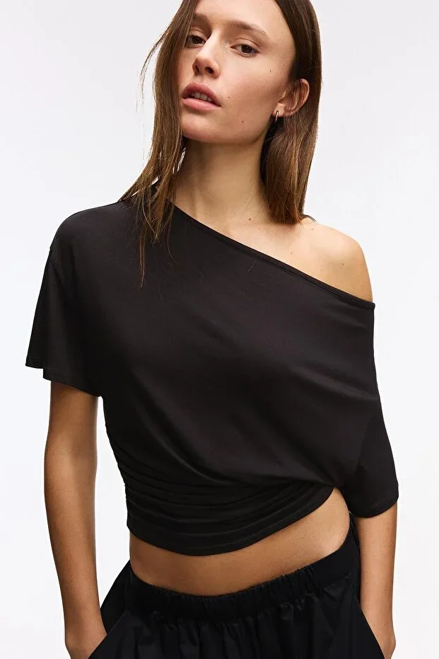 Bershka Asymmetric Short Sleeve T-shirt