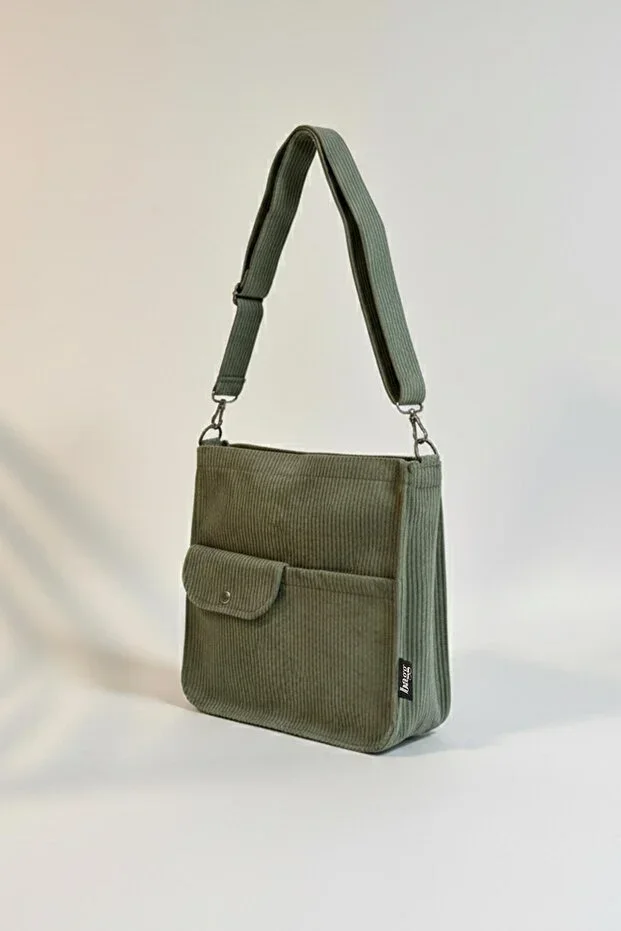 Move Model Dark Green Velvet Bag