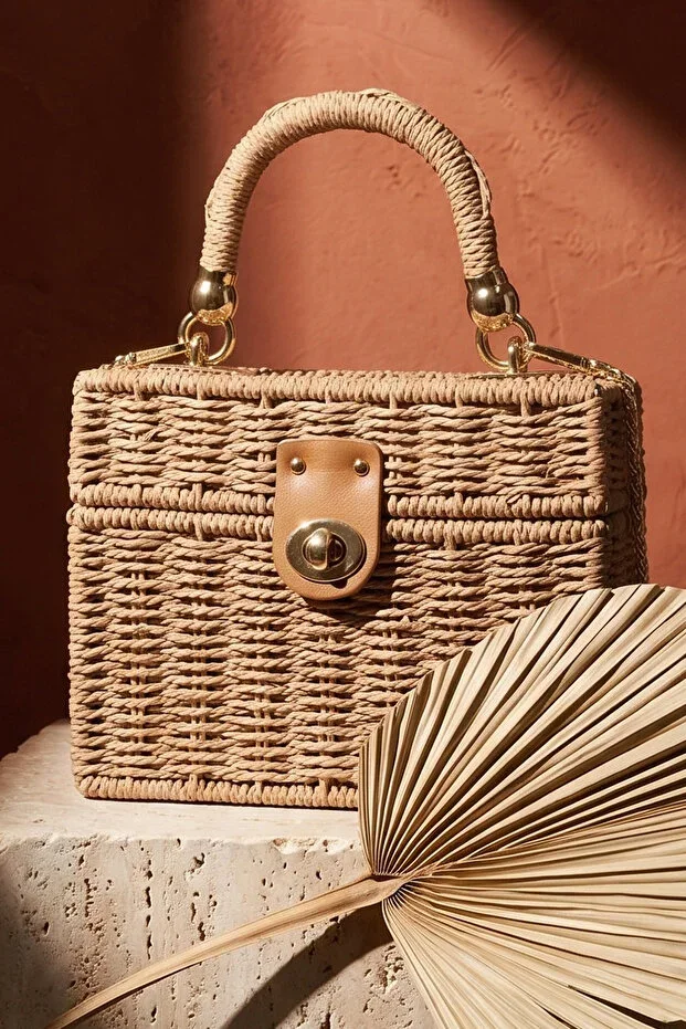 Imported Cute Box Design Chain Strap Korean Style Knitted Bohemian Exotic Shoulder Straw Basket Weave Hard Mold Leather Detail Vintage Minimalist Holiday Small Handbag