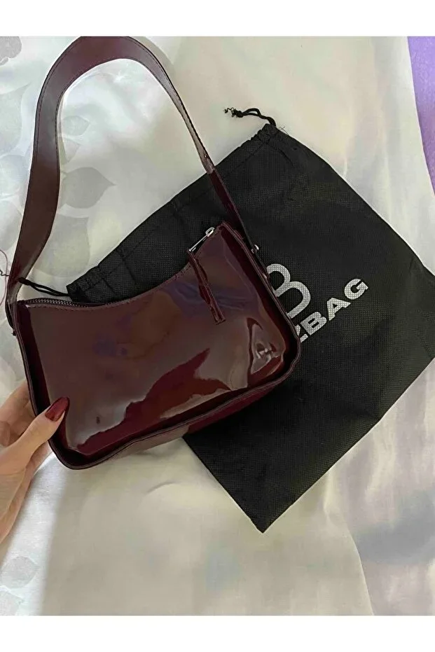 Bordo Patent Baguette Handbag