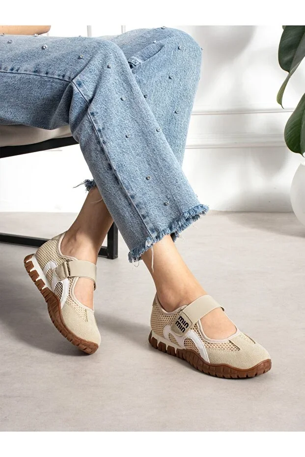 MENDO Cream Women's Sneakers