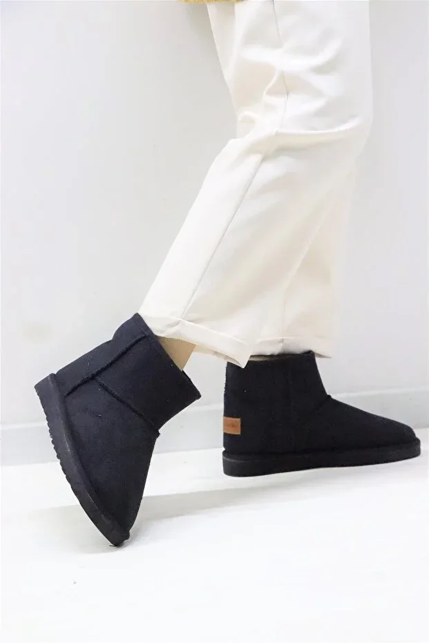 52127 Women's Black Suede Boot