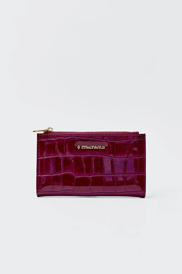 Basic Wallet with Crocodile Pattern