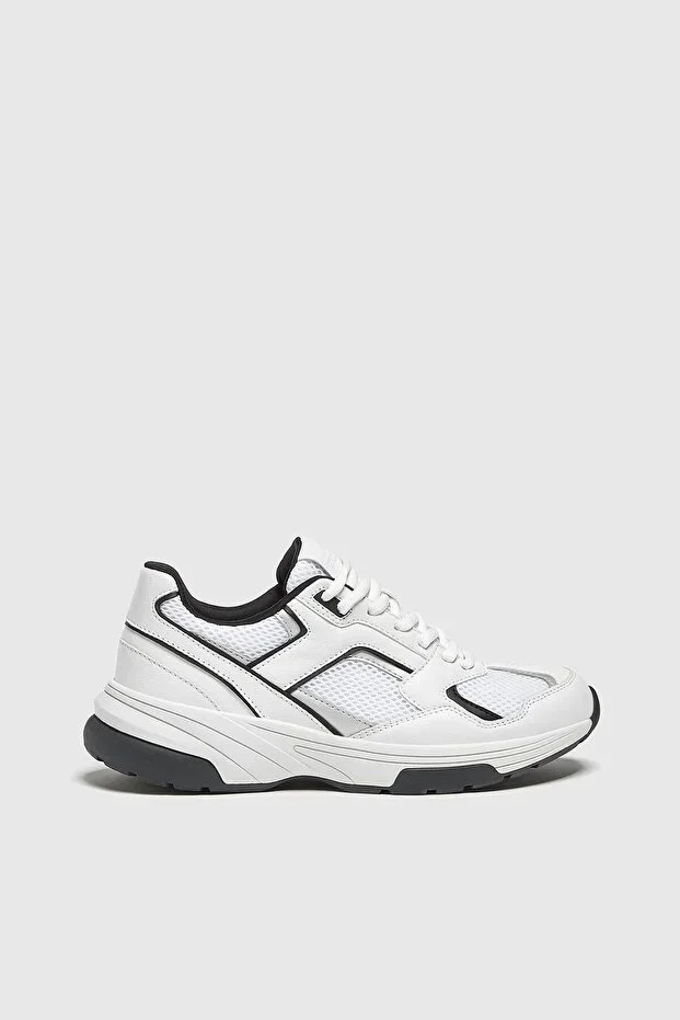 Running Type Sports Shoes