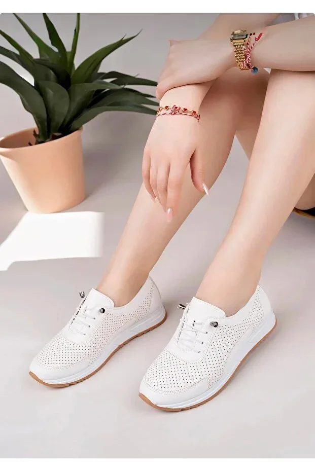Women's Sports Shoe with Elastic Sole - Narrow Fit, Choose 1 Size Larger!