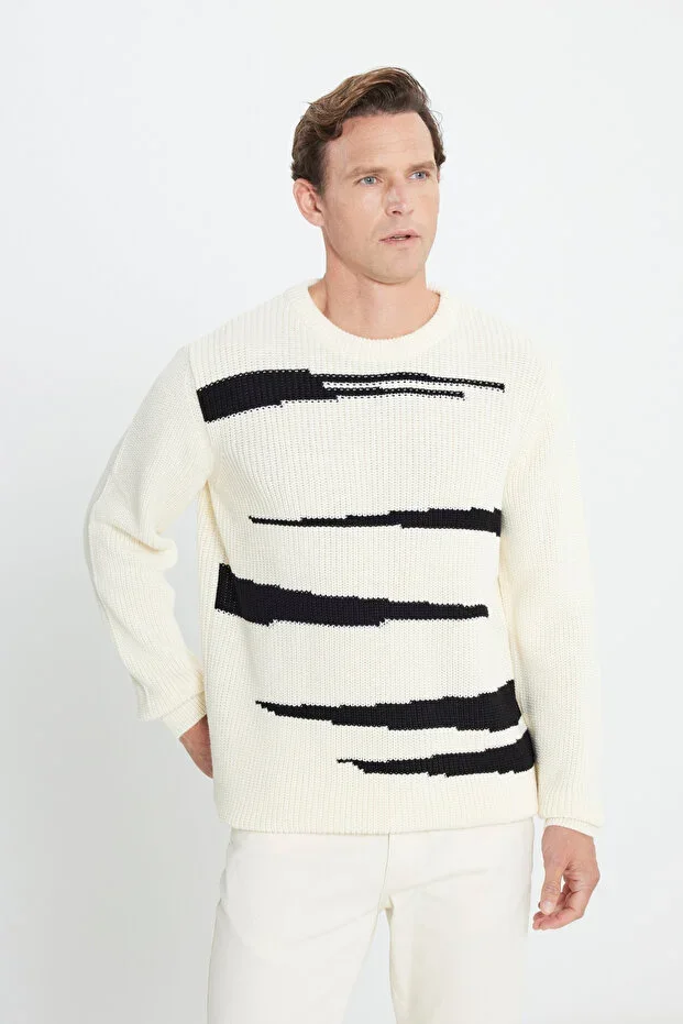 Ecru-Black Oversize Relaxed Fit Crew Neck Patterned Knit Sweater