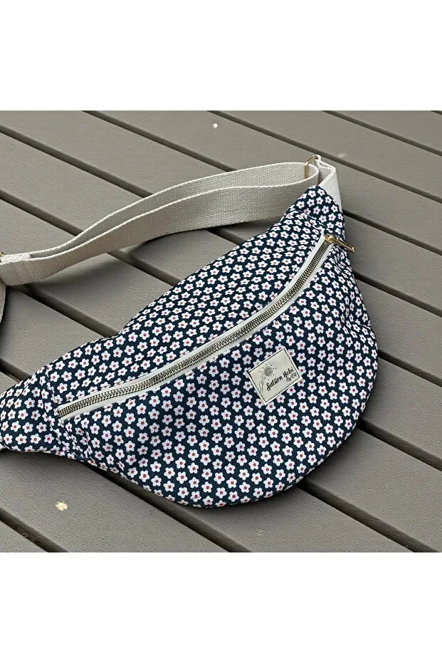 Daisy Patterned Black Waist Bag